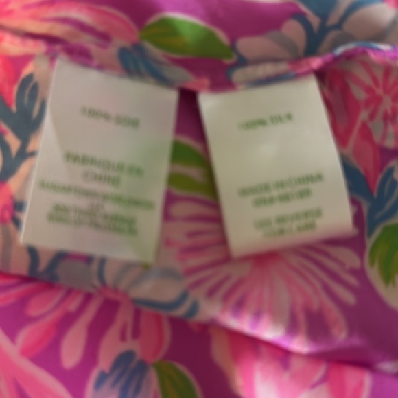 Lilly Pulitzer Elsa silk top “Amethyst Moms the Word” print EEUC - Picture 8 of 10